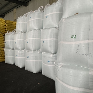 Biobased polyurethane coated urea