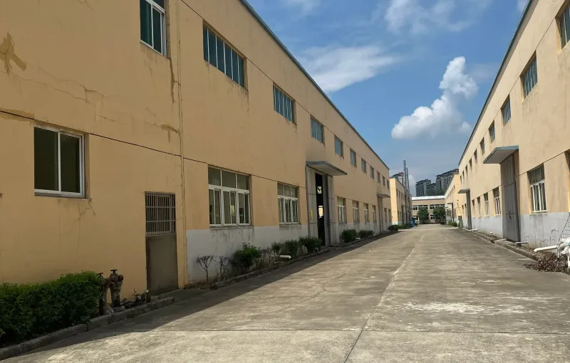 厂房大门