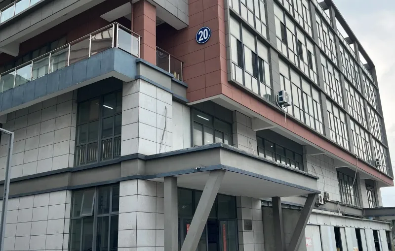 厂房大门