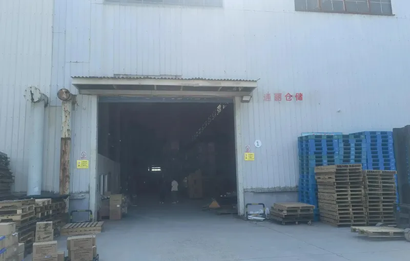 厂房大门