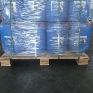 Foam rich non oxidizing glass cleaner / Bactericidal Algicide
