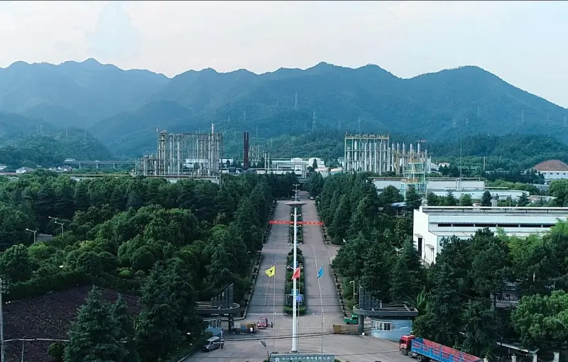 厂房大门