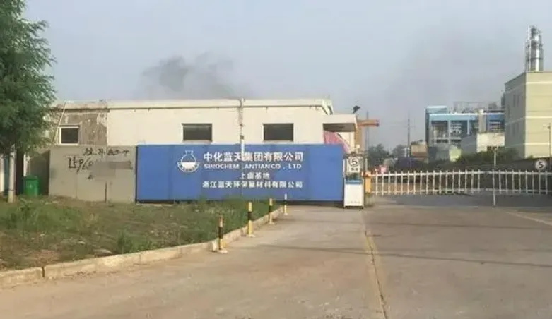 厂房大门